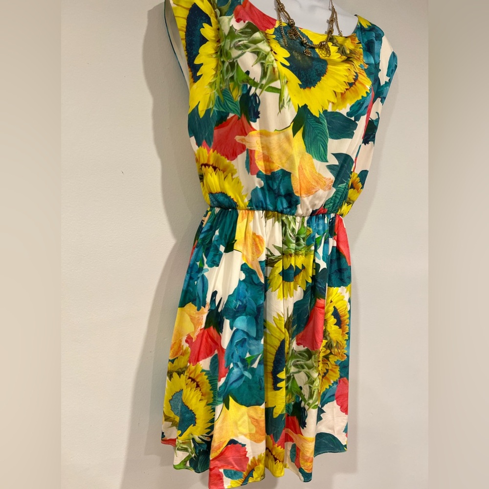 Alice + Olivia Alissa Sunflower Floral Print  Silk Dress - Picture 7 of 15